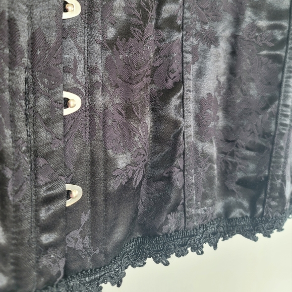 Black Corset - Picture 5 of 14